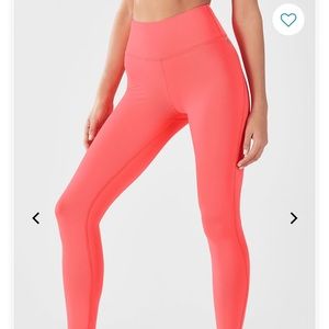 Fabletics High Waisted 7/8 leggings - Pop Coral